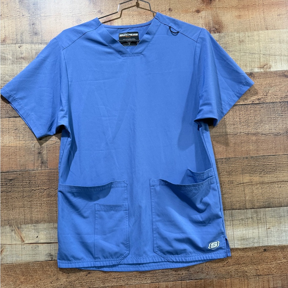 Skechers Men's Cel Blue V-Neck Scrub Top with Front Pockets Size Small